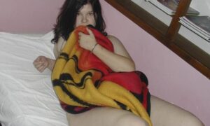 Guapa jovencita gorda desnudas en fotos porno caseras