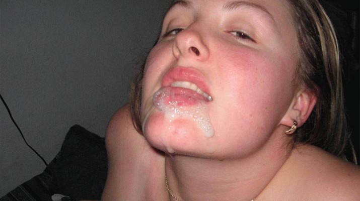Obesa rubia con la boca llena de semen después de follar