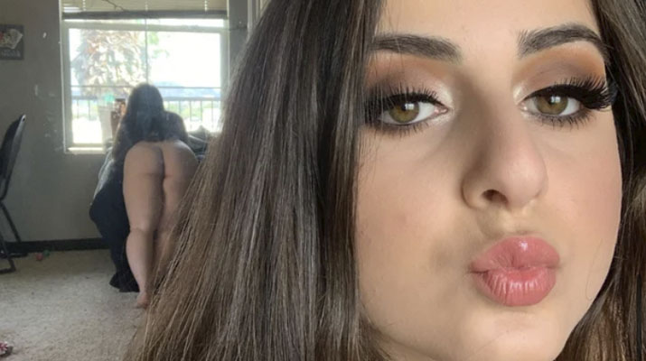 Es guapa y también tiene un culo muy grande